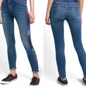 Levi's Jeans | 721 High-Rise Embroidered Skinny